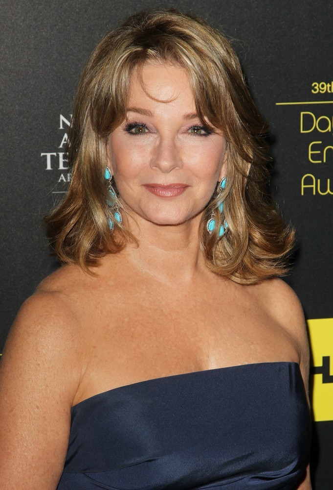 Deidre Hall | apexwallpapers.com