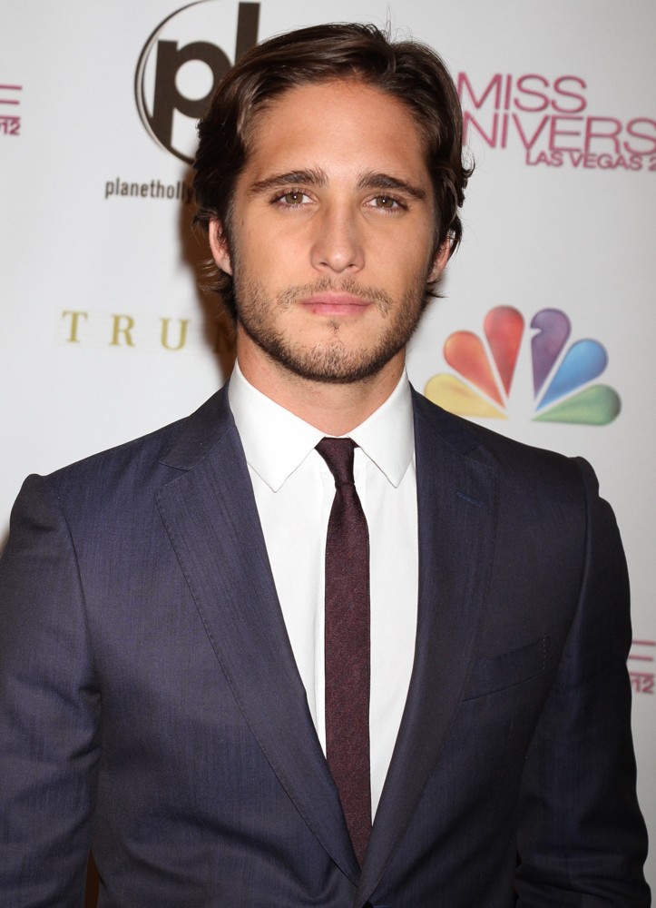 Diego Boneta Net Worth