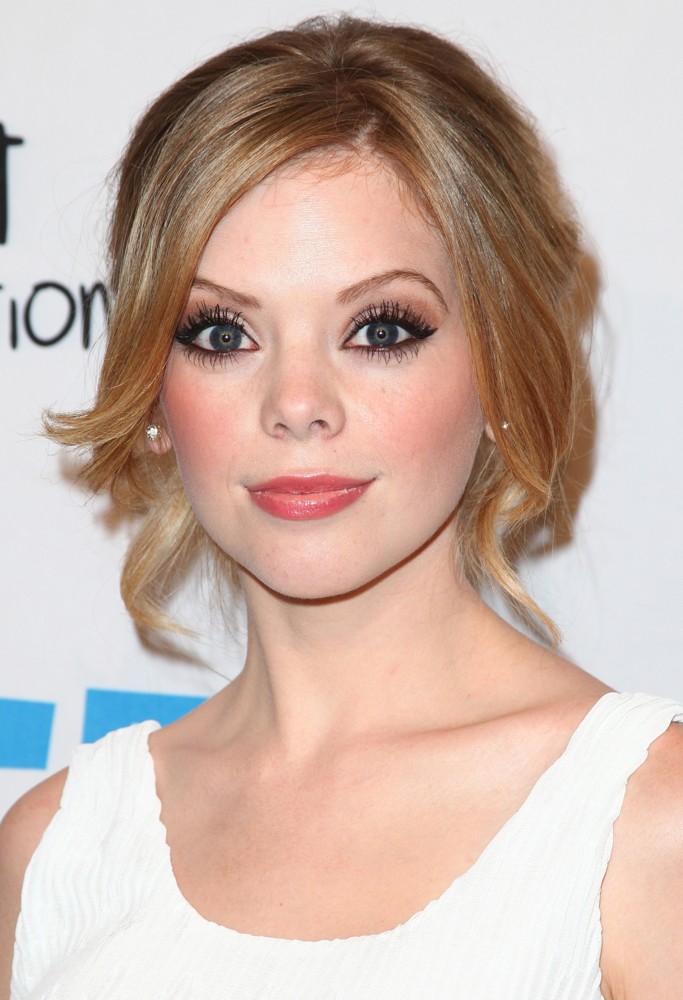 Dreama Walker Net Worth