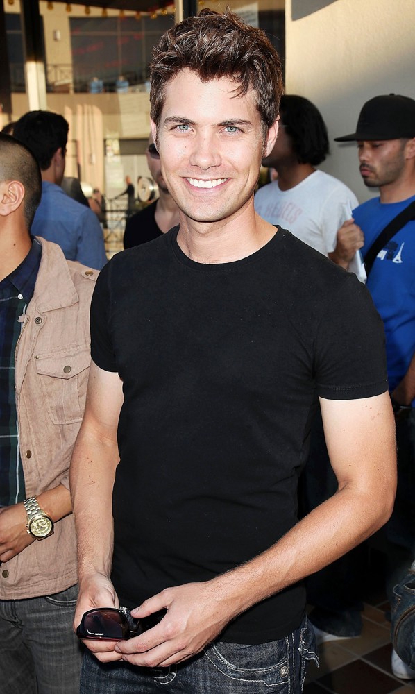 Drew Seeley - Photo Gallery