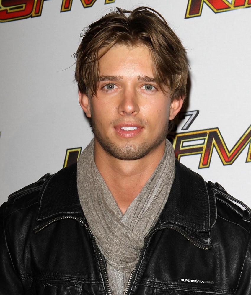 Drew Van Acker - Photo Set