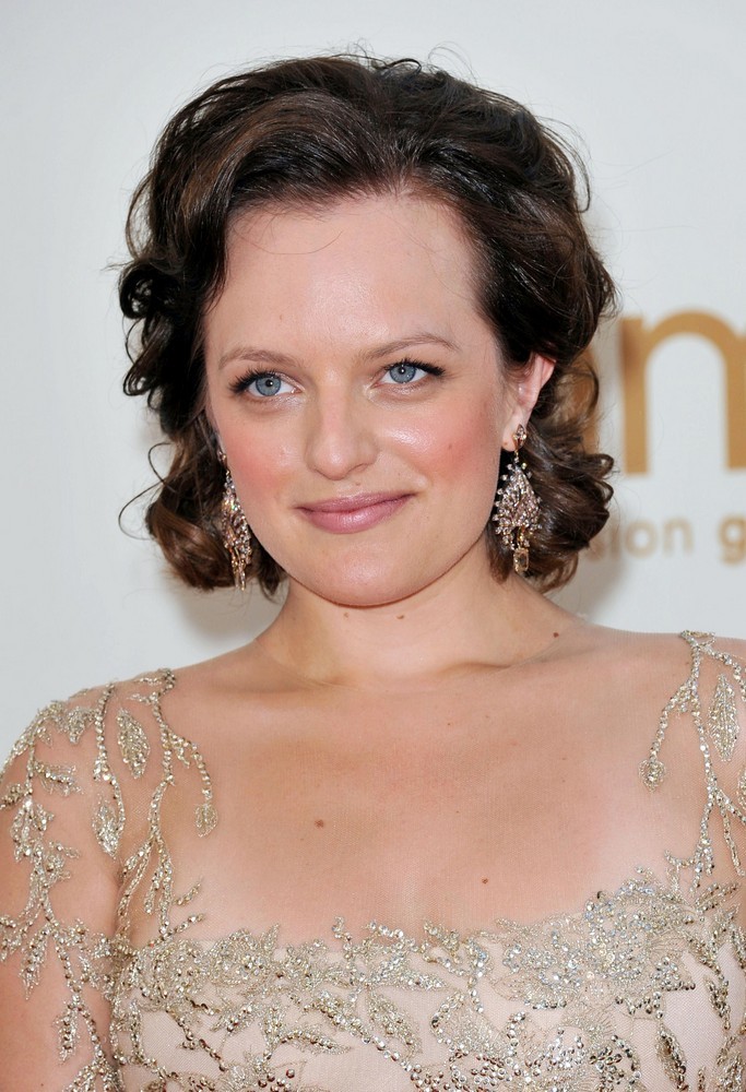 Elisabeth Moss Net Worth Age, Height, Weight, Bio