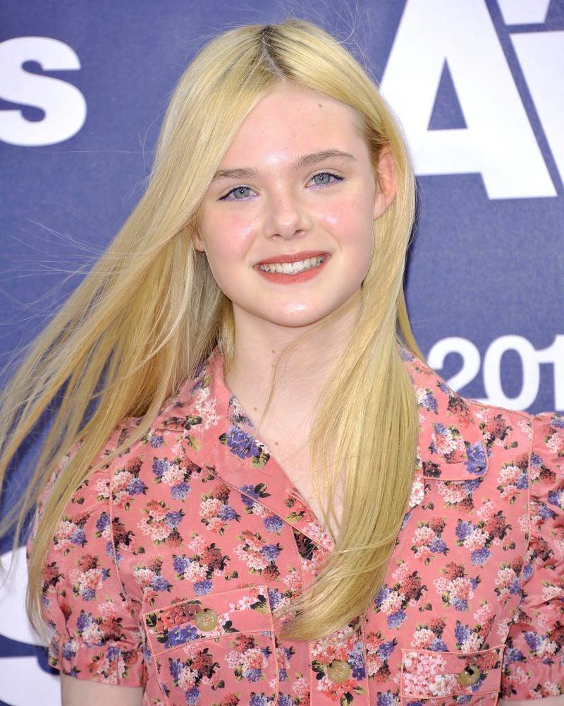 Elle Fanning - Wallpaper