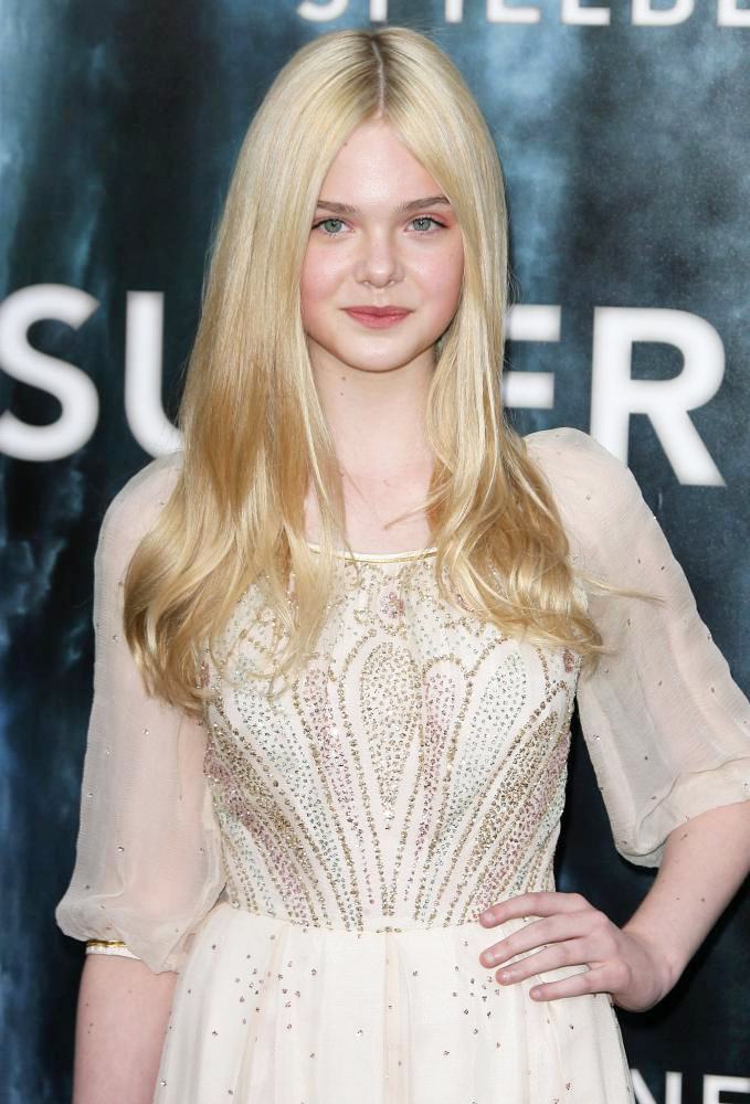 Elle Fanning - Photo Actress Elle Fanning - Wallpaper Gallery