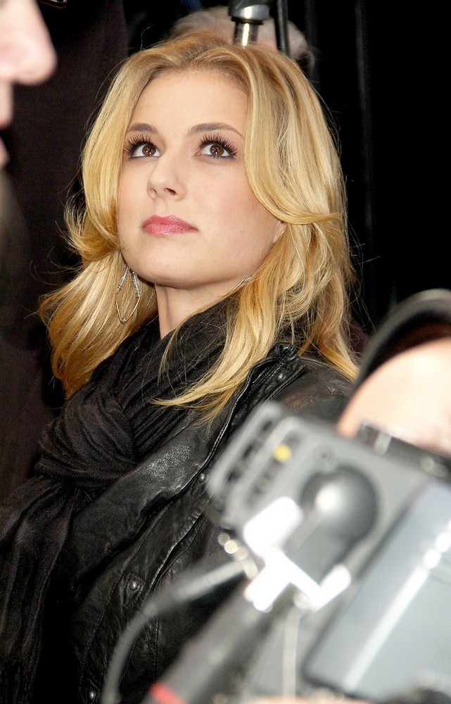 Emily VanCamp