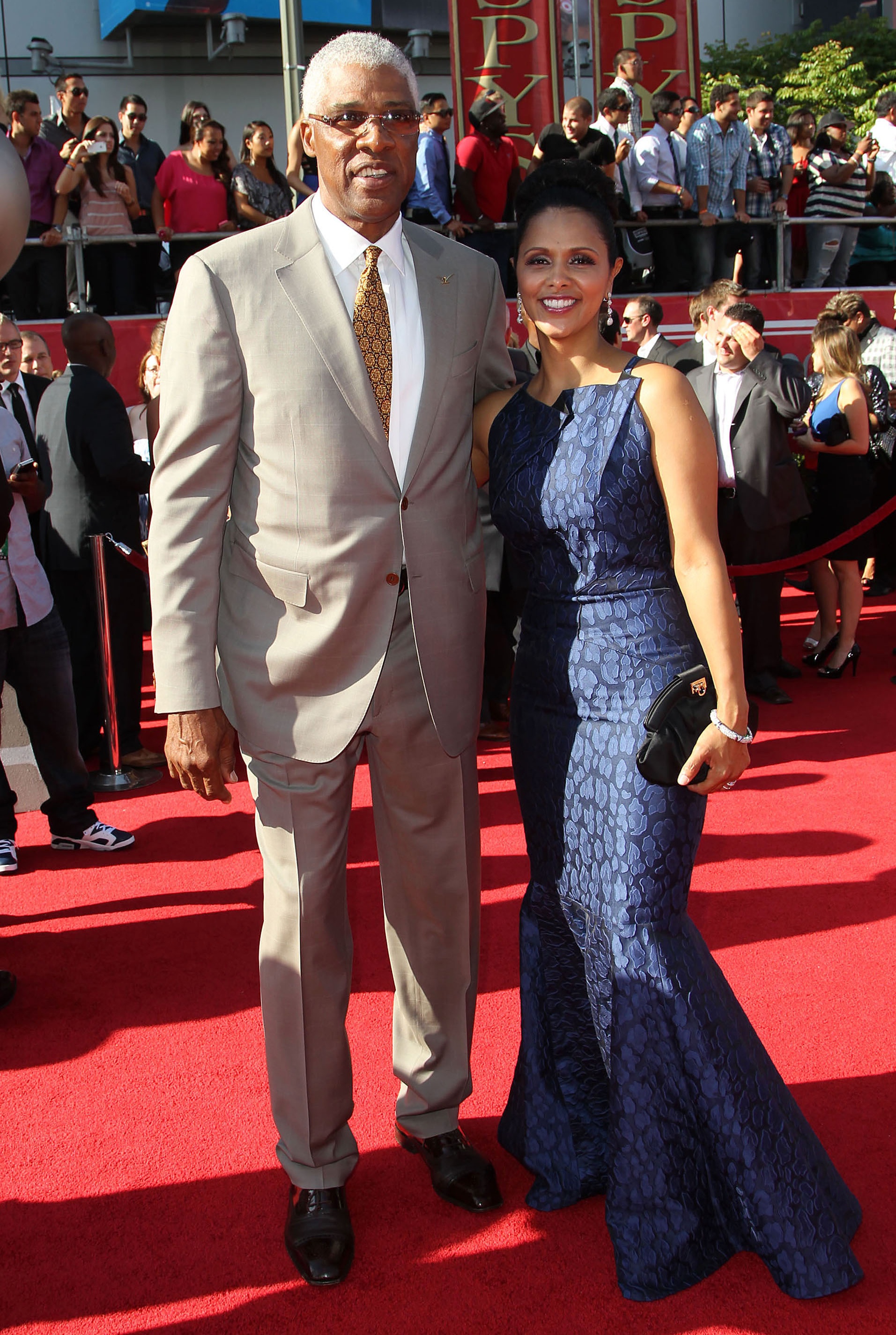 erving dating The youngest son of nba legend julius “dr j” erving died of accidental drowning when he inadvertently drove his car into a retention pond, the. erving dating The youngest son of nba legend julius “dr j” erving died of accidental drowning when he inadvertently drove his car into a retention pond, the.