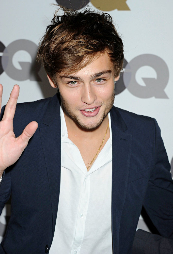 Douglas Booth - Photo Set