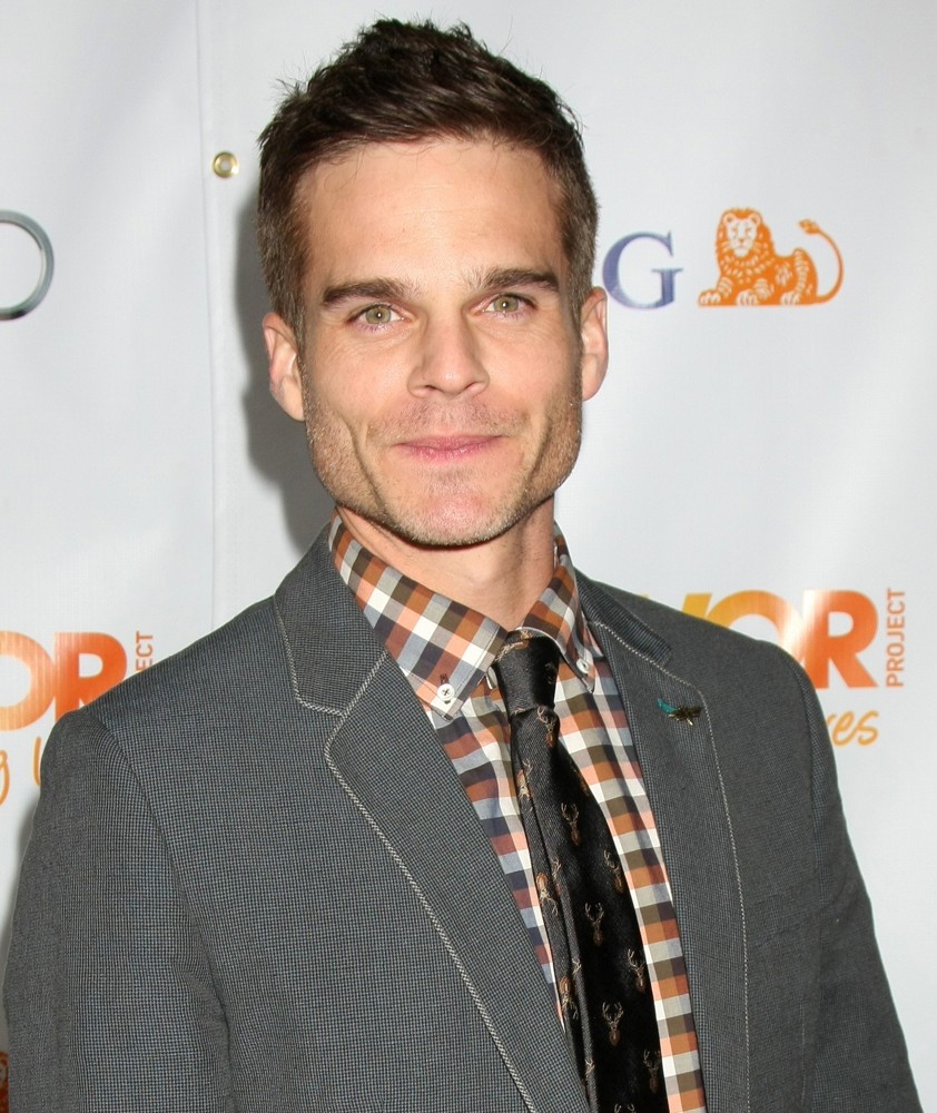 Greg Rikaart Net Worth