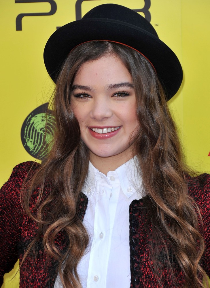 Hailee Steinfeld - Beautiful Photos