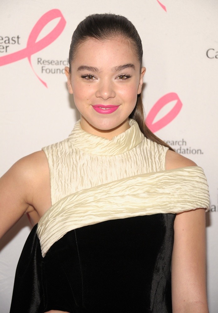 Hailee Steinfeld Picture 125 - Breast Cancer Research Foundation - Hot