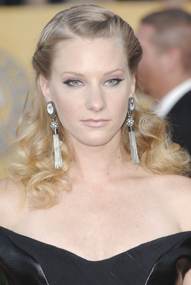 http://www.aceshowbiz.com/images/wennpic/heather-morris-18th-annual-screen-actors-guild-awards-01.jpg