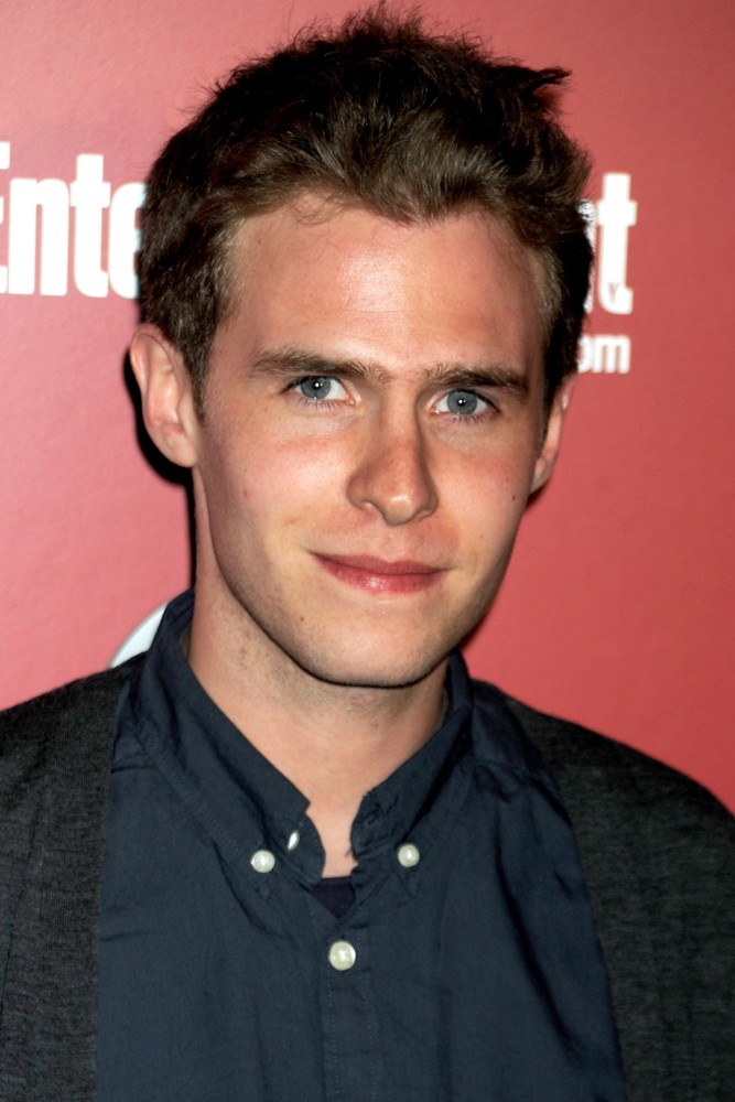 iain-de-caestecker-2013-new-york-upfront-party-01.jpg