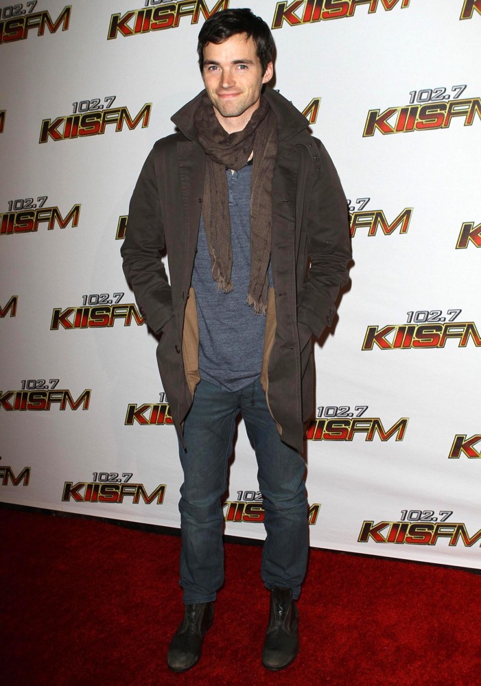 Ian Harding - Picture