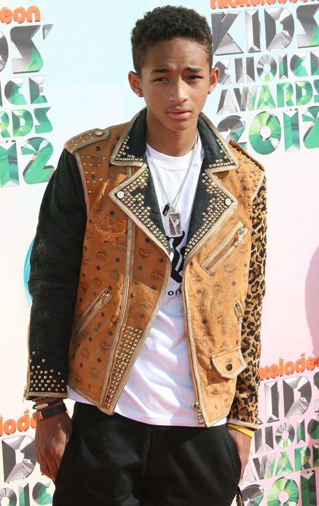 http://www.aceshowbiz.com/images/wennpic/jaden-smith-2012-kids-choice-awards-02.jpg