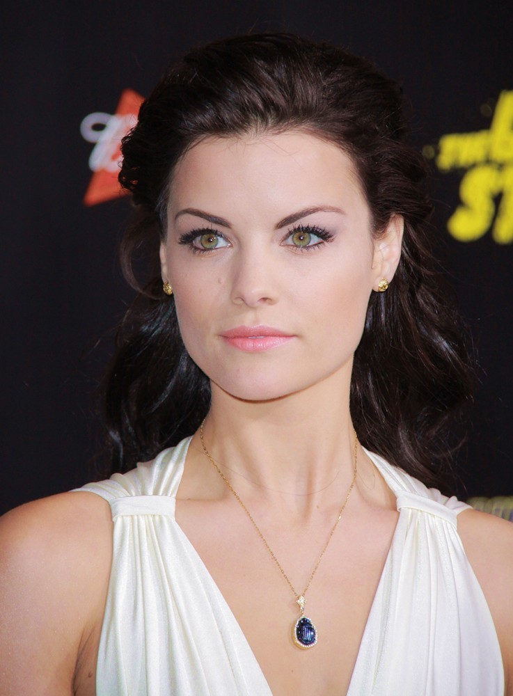 Dress Your Best Jaimie-alexander-premiere-the-last-stand-08
