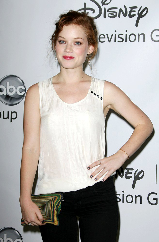 Jane Levy - Photo Set