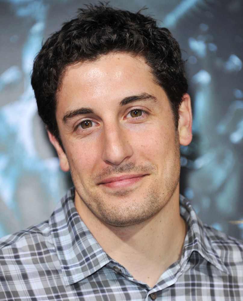 [Image: jason-biggs-premiere-final-destination-5-01.jpg]