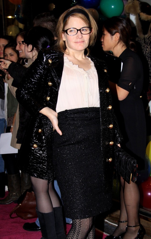Jennifer Jason Leigh
