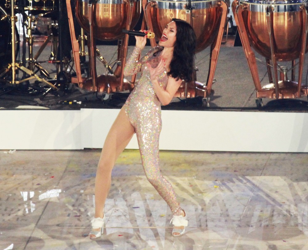jessie-j-london-2012-olympic-games-closing-ceremony-02.jpg