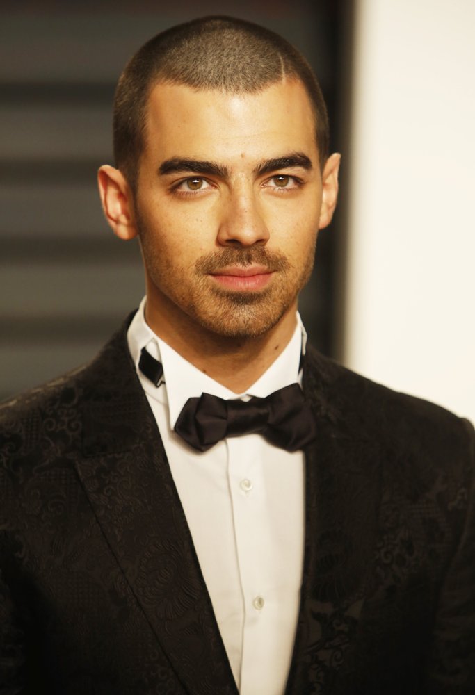 Joe Jonas Picture 412 2017 Vanity Fair Oscar Party Arrivals