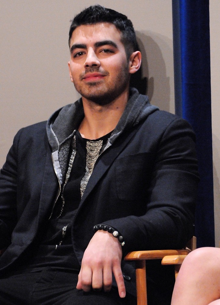 Joe Jonas - Picture Colection