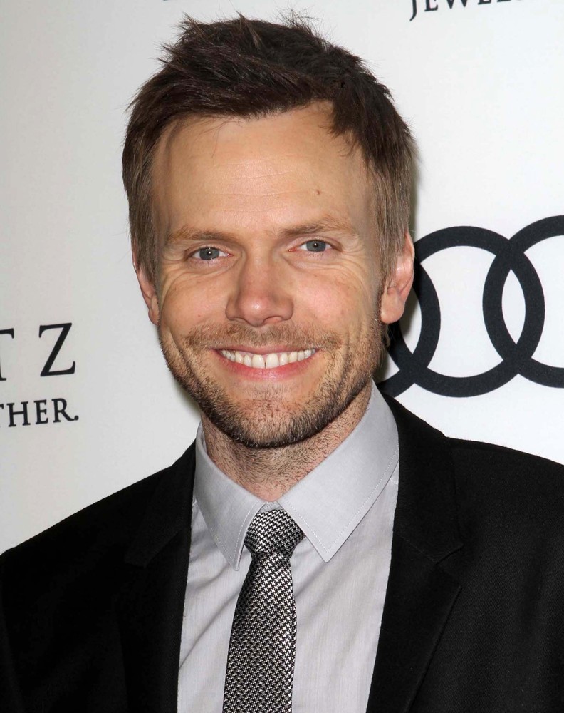 Joel McHale Net Worth