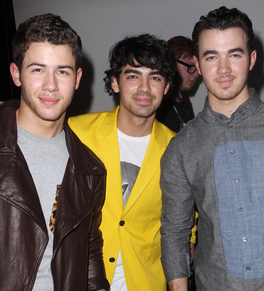 Top 99+ Images Pictures Of The Jonas Brothers Sharp
