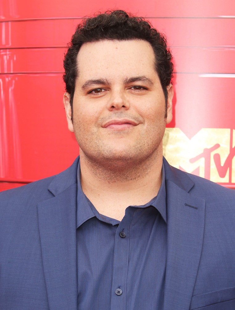 josh gad picture 85 2017 mtv movie tv awards arrivals josh gad picture 85 2017 mtv movie tv awards arrivals