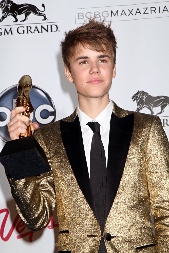 justin bieber selena gomez billboard awards 2011. hair Justin Bieber and Selena Gomez justin bieber 2011 billboard awards.