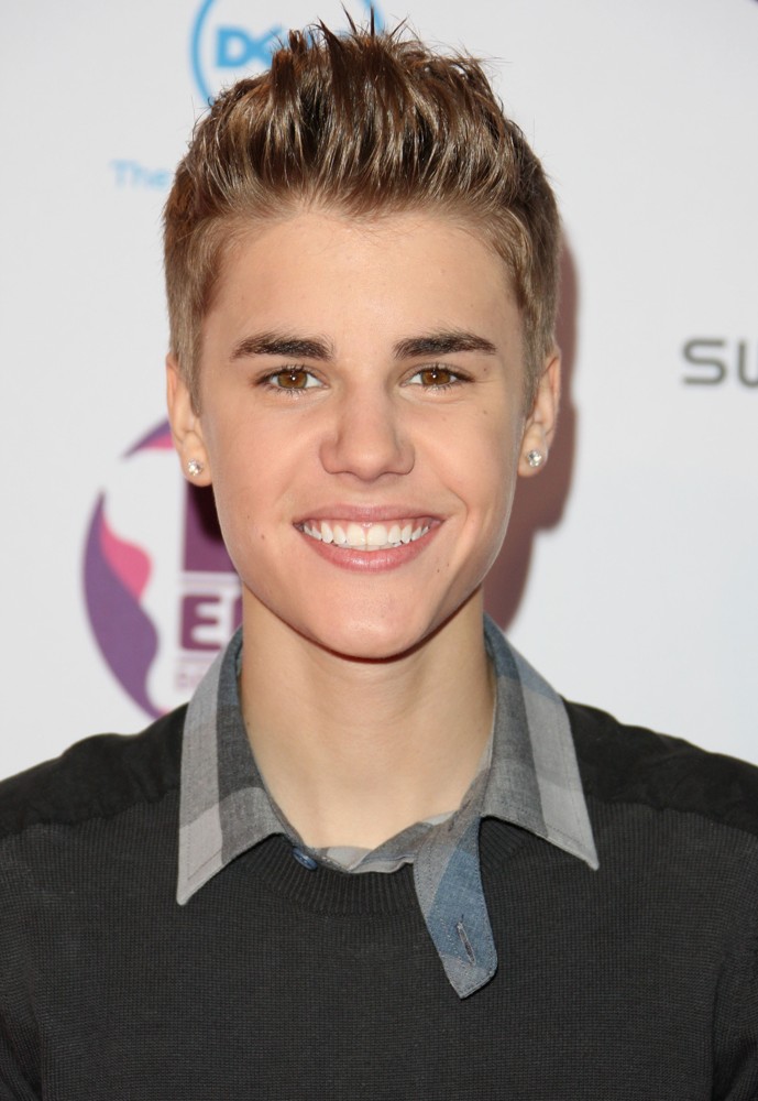 Justin Bieber - Wallpaper Gallery