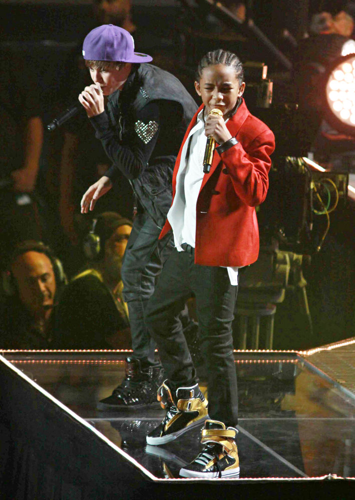 Justin Bieber and Jaden Smith have been engaged in a dance battle.