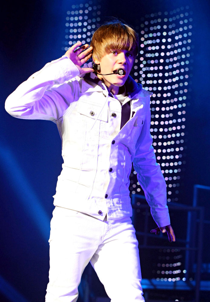 justin bieber on the beach in hawaii. Pictures: Justin Bieber Wows