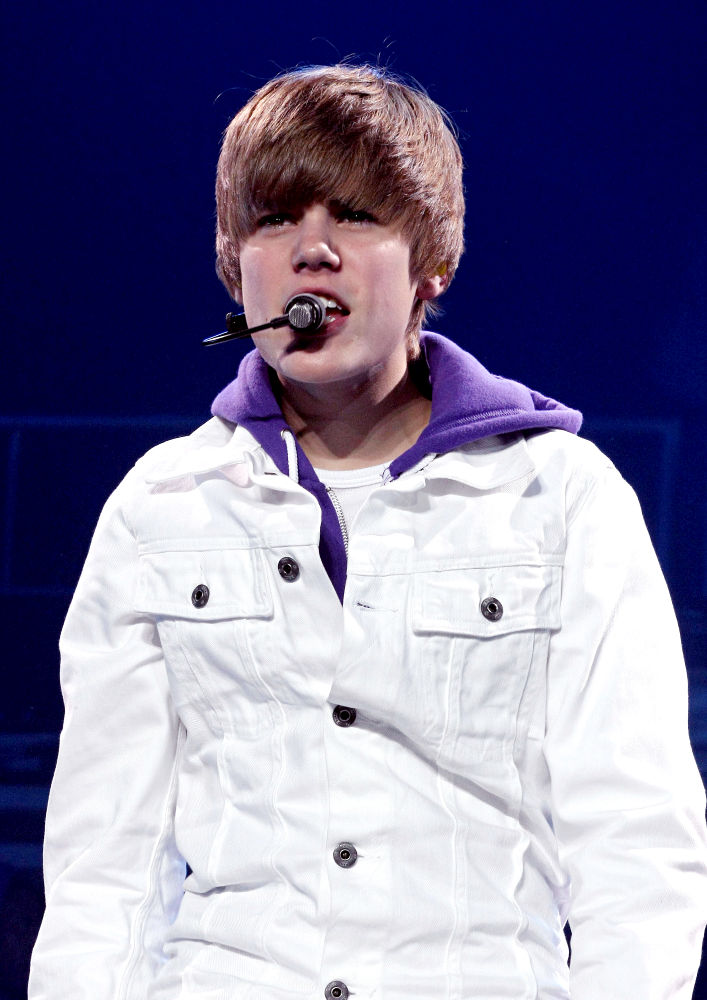 white justin bieber jacket. Justin Bieber to Publish