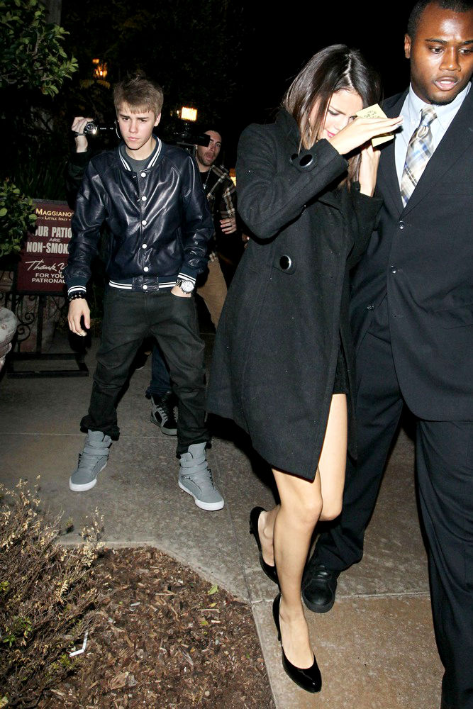 justin bieber pics with selena gomez. selena gomez bieber. Justin