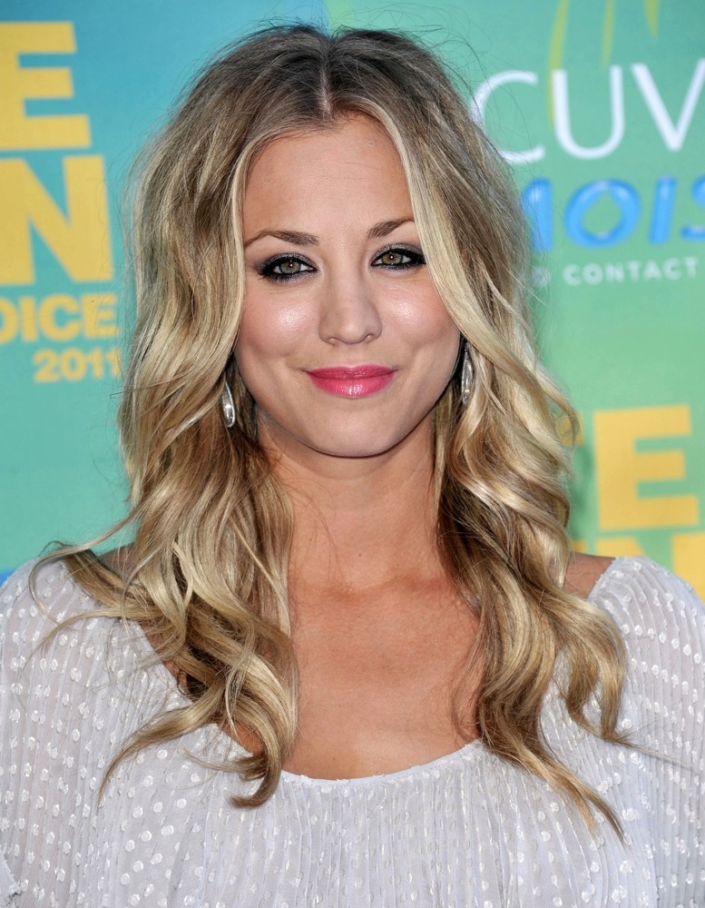 kaley cuoco picture 32 - 2011 teen choice awards
