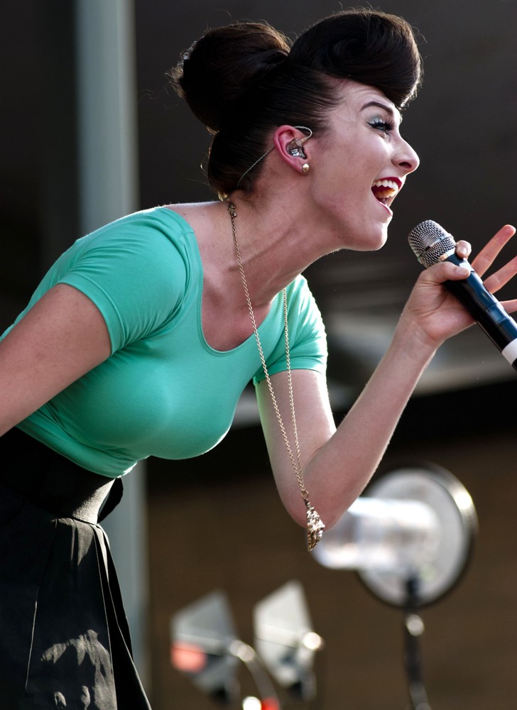 Karmin Picture 52 - B96 Pepsi Summerbash