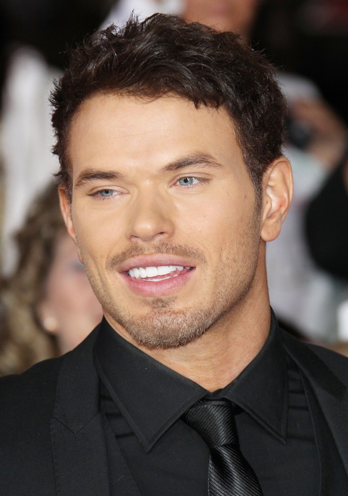 Kellan Lutz - Images Colection