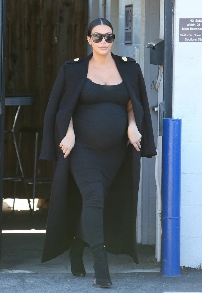 Kim Kardashian Picture 953 - Kim Kardashian Leaving An Office Building