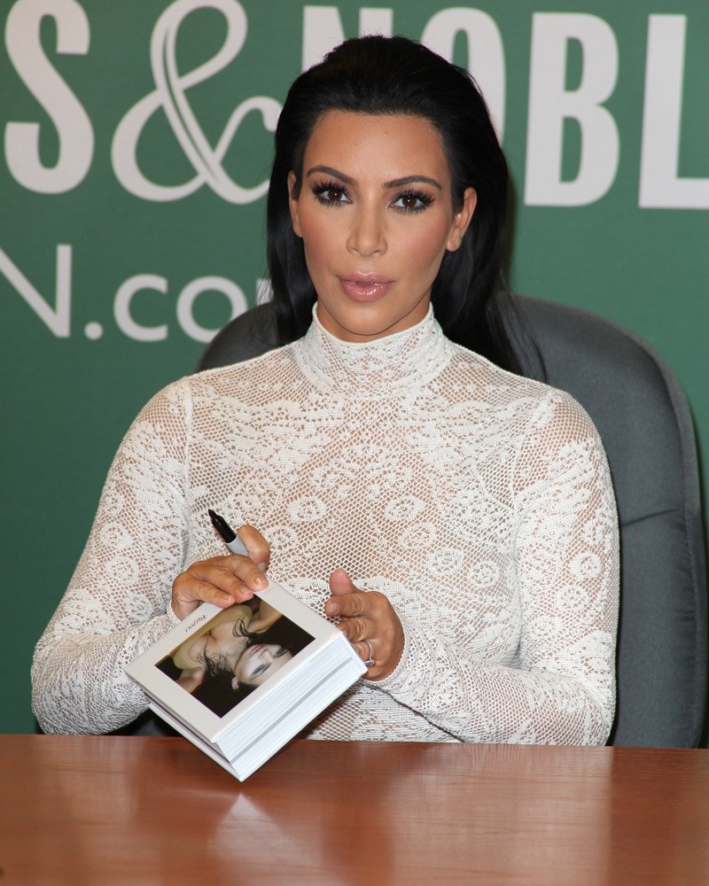 kim kardashian book selfish kim kardashian picture 878 book signing for her new book kim kardashian book selfish kim kardashian picture 878 book signing for her new book