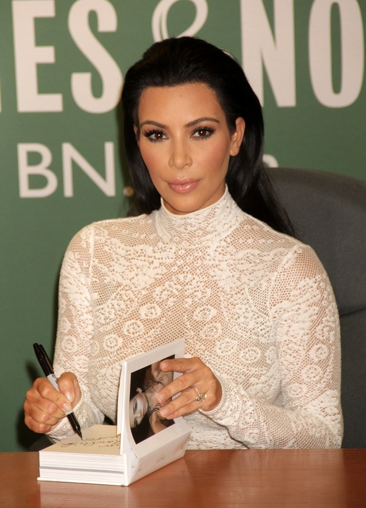 kim kardashian book selfish kim kardashian picture 886 book signing for her new book kim kardashian book selfish kim kardashian picture 886 book signing for her new book