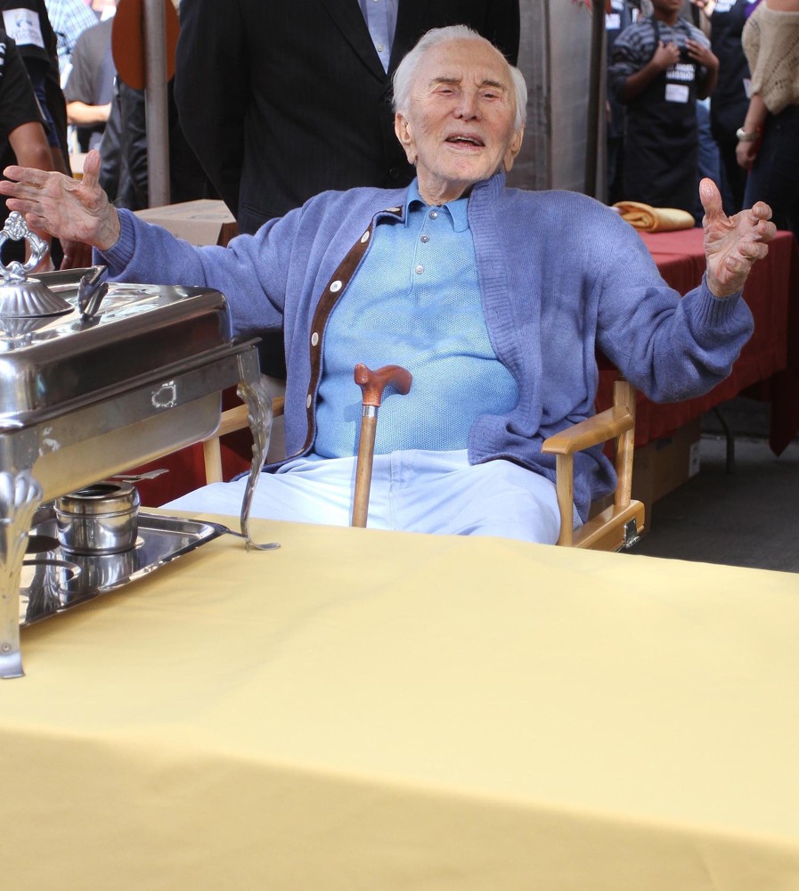 75th Anniversary of The Los Angeles Mission Serving Thanksgiving Dinner to The Homeless