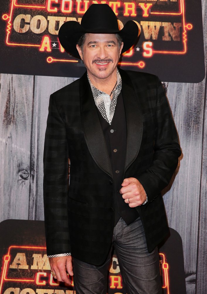 kix brooks Picture 4 2014 American Country Countdown Awards Red