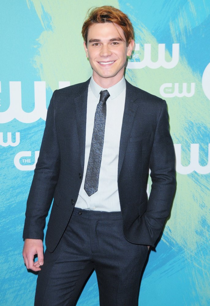 KJ Apa Picture 2 - The CW Network's 2016 Upfront - Red Carpet Arrivals