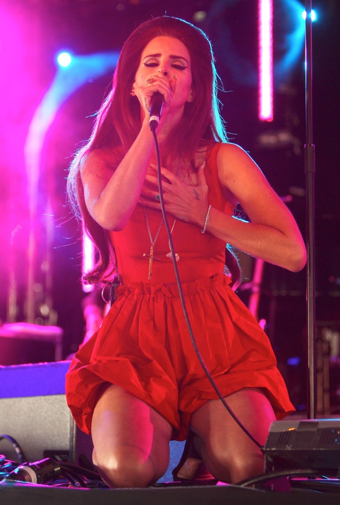 lana-del-rey-hackney-weekend-day-2-18.jp
