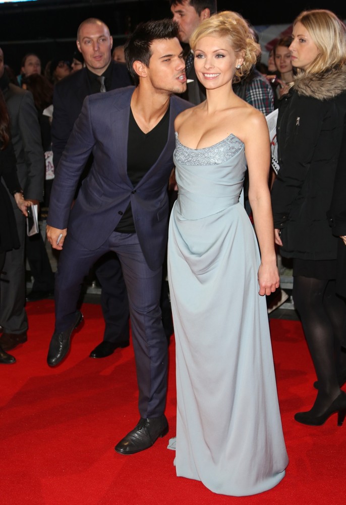 The Premiere of The Twilight Saga's Breaking Dawn Part II - Arrivals
