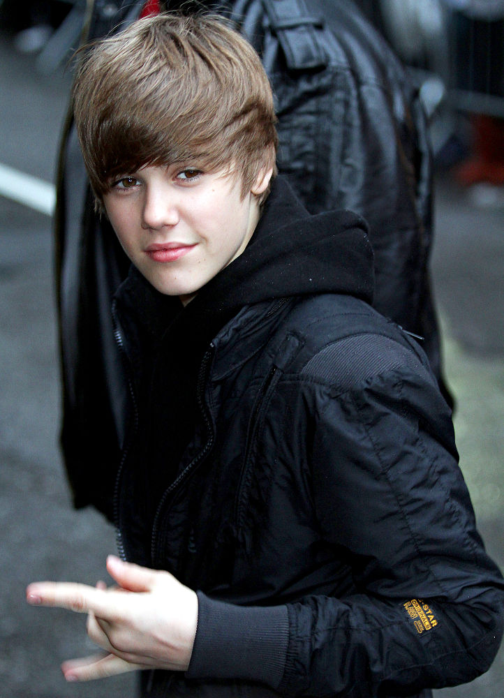 justin bieber vogue magazine. Justin Bieber Visits DMV