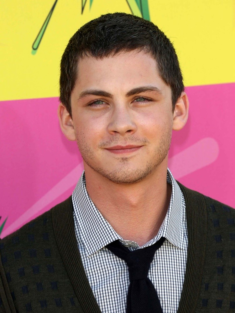 Logan Lerman Picture 25