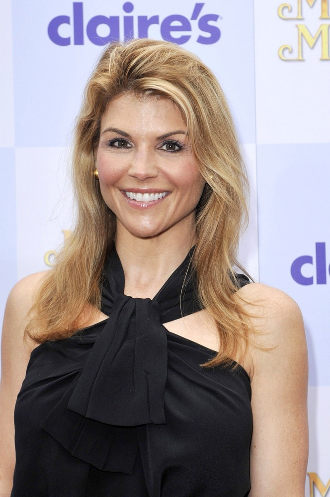 Lori Loughlin - Photo Gallery Lori Loughlin - Photo Set
