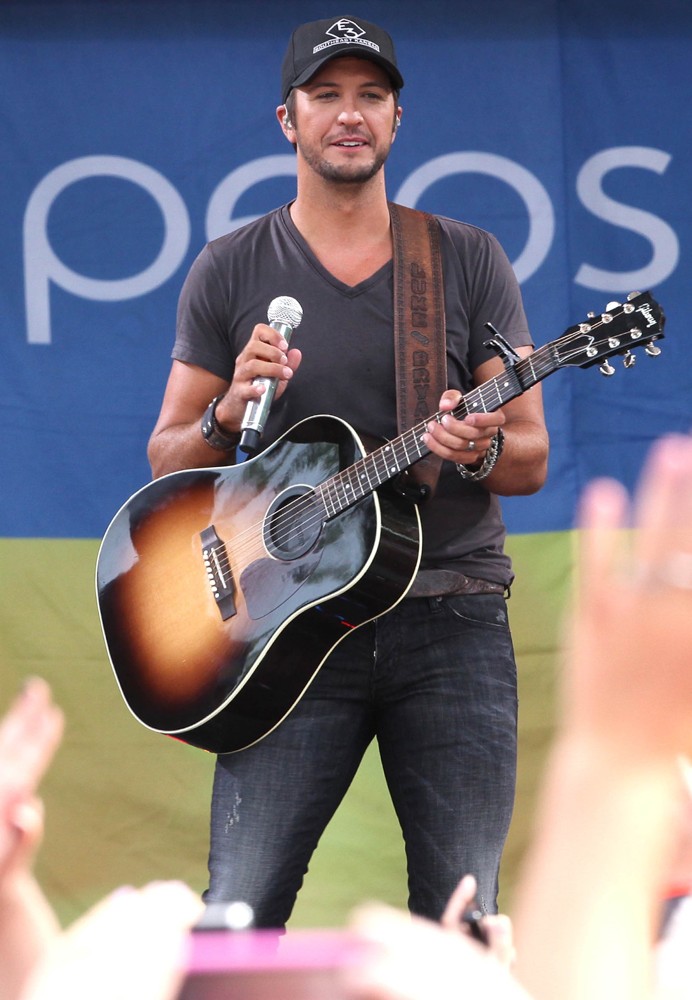 Luke Bryan Picture 38 Luke Bryan Performs Live as Part of Good