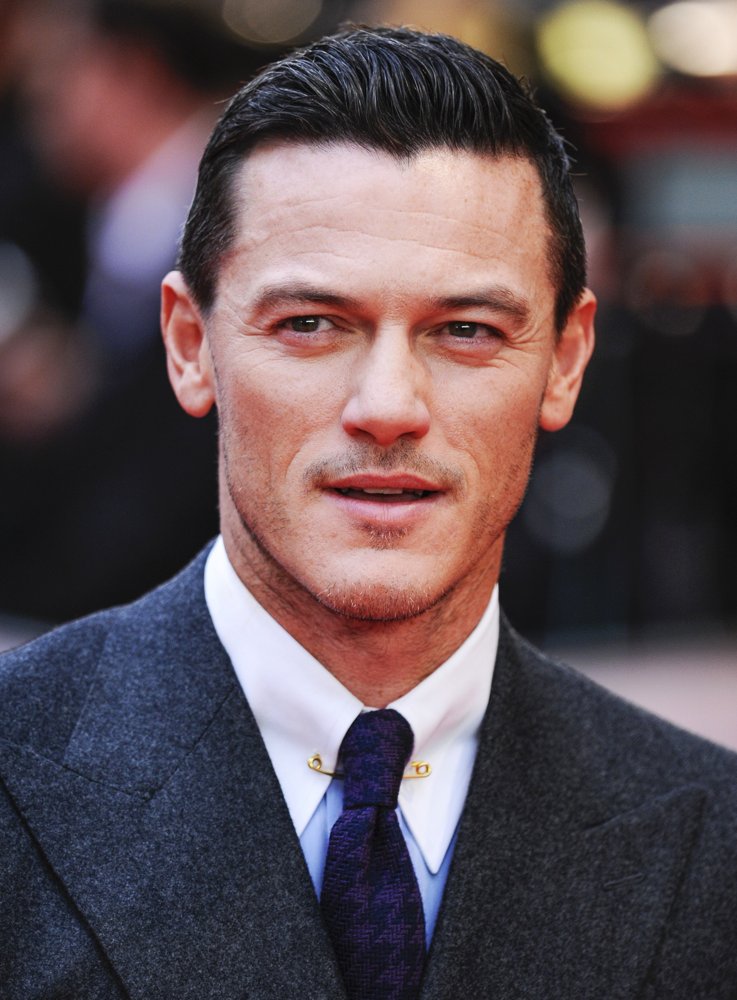 luke-evans-uk-premiere-dracula-untold-02.jpg